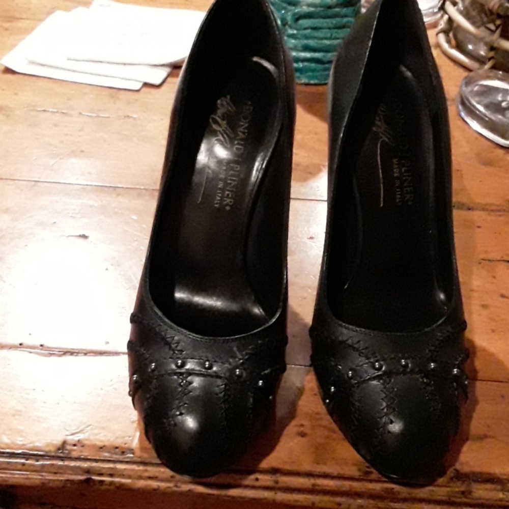 Donald j pliner  heels use good condition